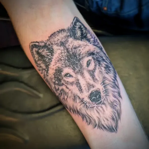 Danny Ross, tattoo artist at Love and Hate Tattoo & Piercing