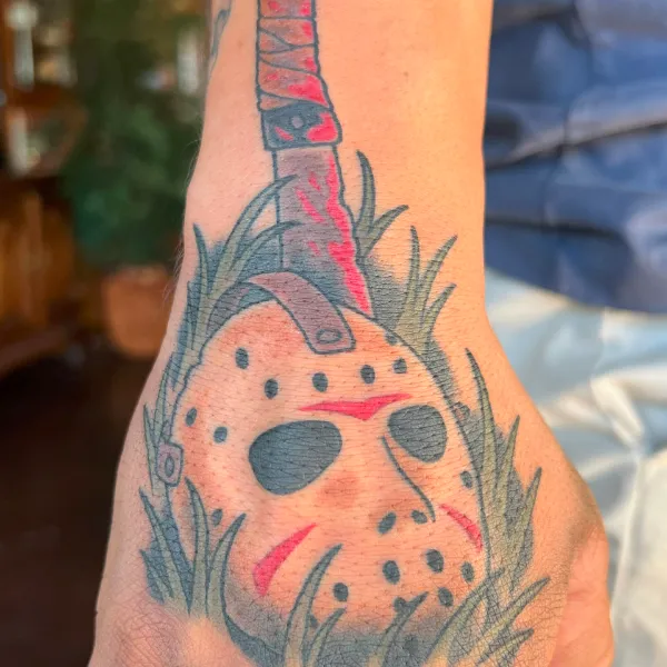 Love and Hate Tattoo & Piercing 4